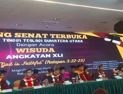 Ketua STT Sumatera Utara Mewisuda Angkatan ke XLI